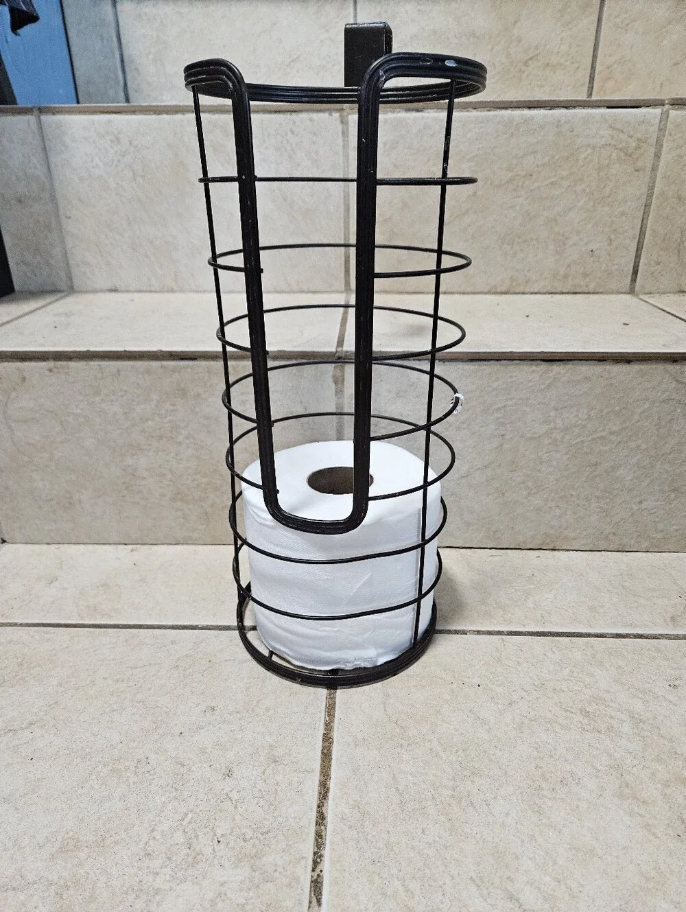 Black wire toilet paper holder #bathroom #toiletpaperholder